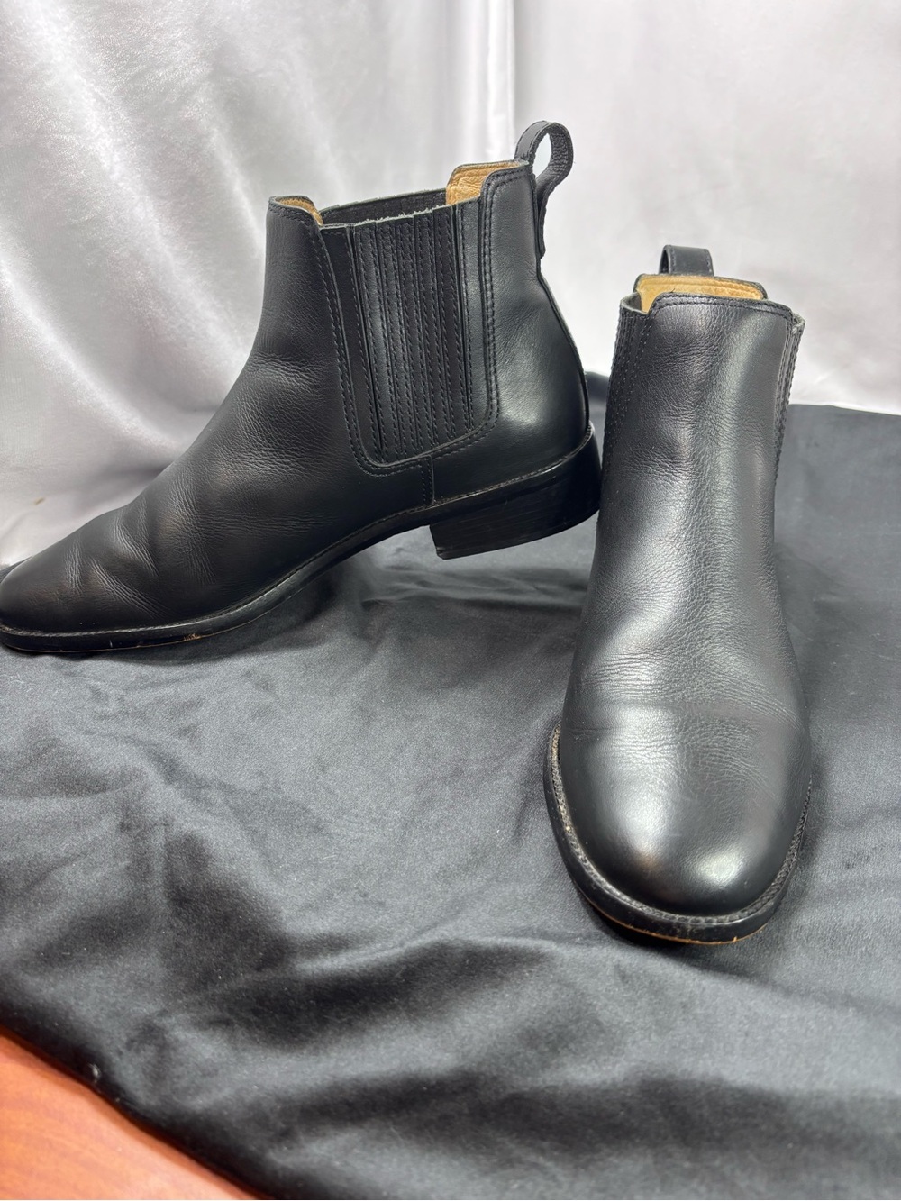 Madewell Black Leather Chelsea Ankle Boots Women’s 9.5 Pull On - Picture 3 of 11